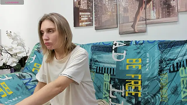 Tenderly Sophie online show from 04-28-26, 03:55