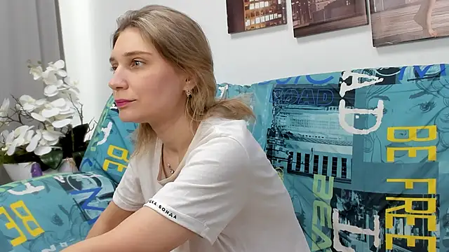 Snapshot of Tenderly_Sophie chatting on 03-02-26, 01:17 Tenderly Sophie online show from 03-02-26, 01:17