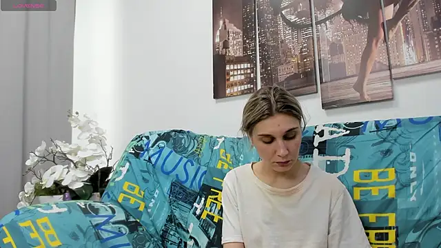 Tenderly Sophie online show from 04-24-26, 01:24