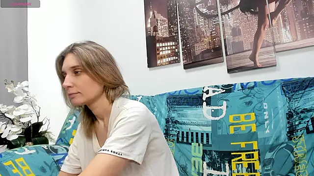 Tenderly Sophie online show from 04-15-26, 01:22