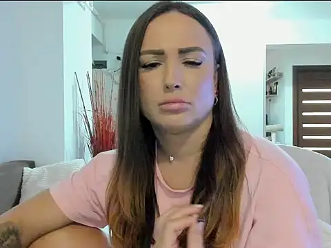 Snapshot of Beyoncedoll chatting on 11-23-25, 09:58 Beyoncedoll online show from 11-23-25, 09:58