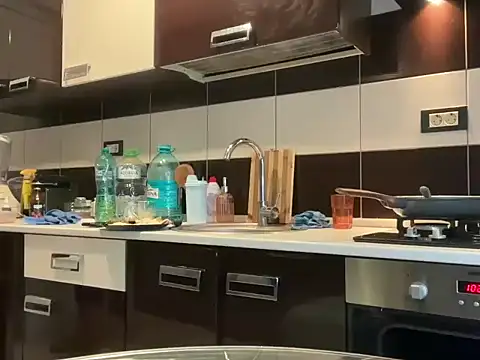 Snapshot of GitanoBoy chatting on 10-27-25, 08:04 GitanoBoy online show from 10-27-25, 08:04