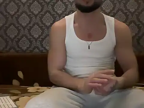 Snapshot of GitanoBoy chatting on 11-26-25, 04:40 GitanoBoy online show from 11-26-25, 04:40