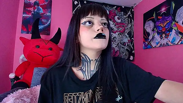 GothGaby online show from 12-22-25, 02:44