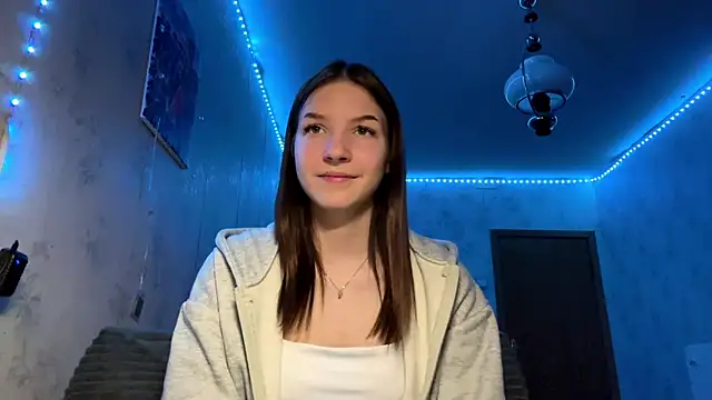 Beauty miIa online show from 10-30-25, 03:20