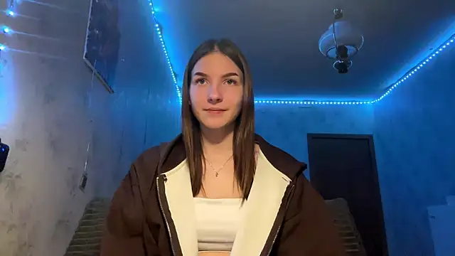 Beauty miIa online show from 11-10-25, 04:45