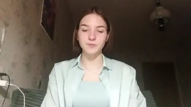 Snapshot of Beauty_miIa chatting on 10-24-25, 04:39 Beauty miIa online show from 10-24-25, 04:39