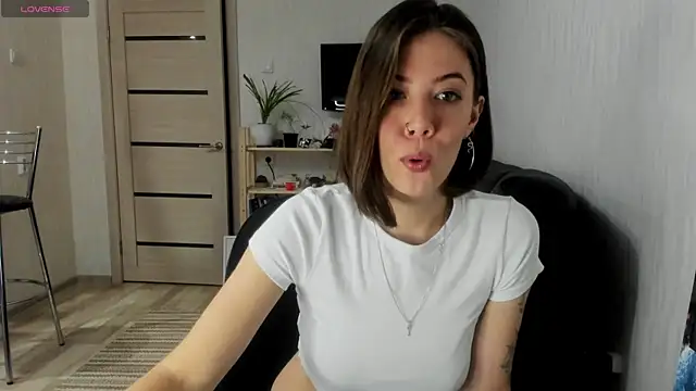 twinkle rosie online show from 10-23-25, 04:49