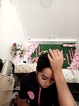 BabyCaramel18 online show from 11-05-25, 07:28