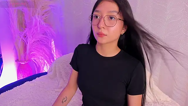 Snapshot of sydney_miller_ chatting on 06-18-26, 12:09 sydney miller online show from 06-18-26, 12:09