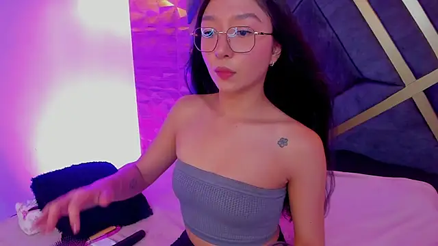 Snapshot of sydney_miller_ chatting on 05-06-26, 11:31 sydney miller online show from 05-06-26, 11:31