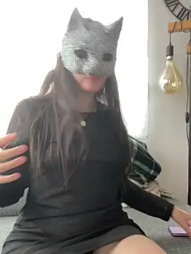  isadora online show from 02-18-26, 09:50