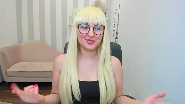 Snapshot of NoraSimons chatting on 02-05-26, 09:27 NoraSimons online show from 02-05-26, 09:27