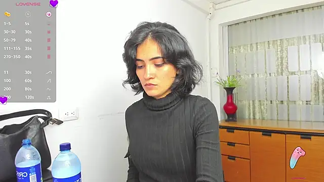 chloehanna online show from 11-24-25, 06:08