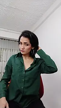 chloehanna online show from 11-05-25, 04:21