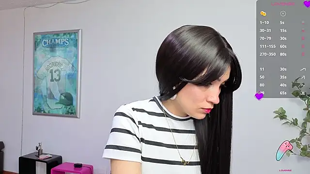 chloehanna online show from 06-10-26, 01:12