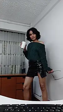 chloehanna online show from 11-10-25, 04:12