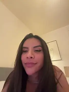 Snapshot of Thaylla_sophiiia chatting on 03-31-26, 12:51 Thaylla sophiiia online show from 03-31-26, 12:51