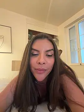 Snapshot of Thaylla_sophiiia chatting on 04-02-26, 02:13 Thaylla sophiiia online show from 04-02-26, 02:13