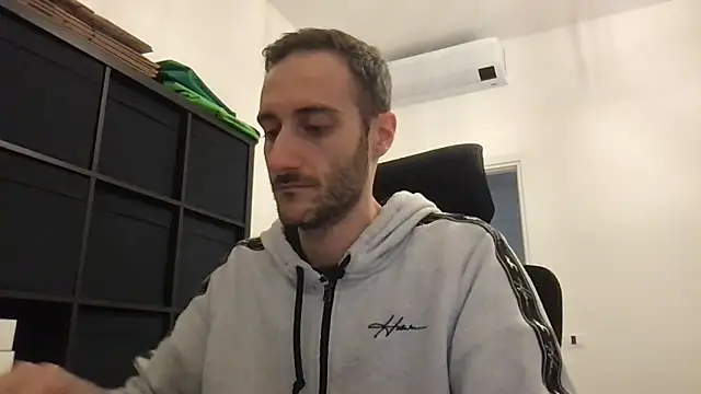 LukaShyGuy online show from 11-26-25, 09:04