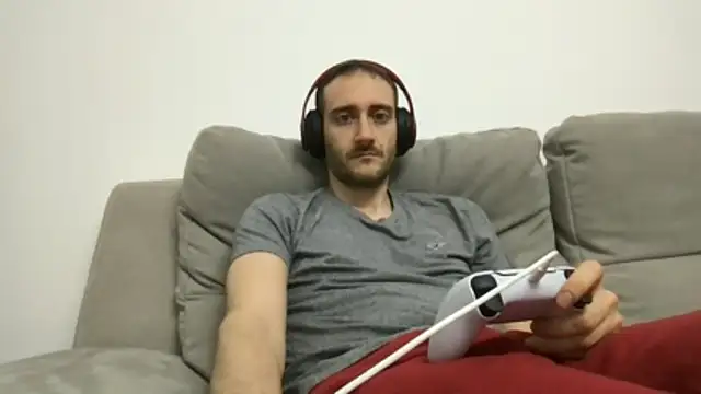 Snapshot of LukaShyGuy chatting on 05-22-26, 10:08 LukaShyGuy online show from 05-22-26, 10:08