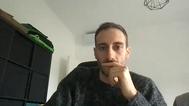 LukaShyGuy online show from 12-16-25, 01:04