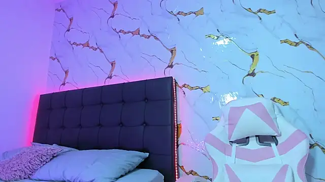 Scarlet DLuce online show from 03-31-26, 09:00