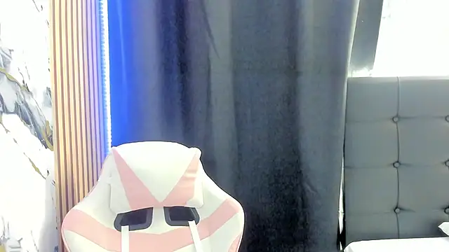 Scarlet DLuce online show from 11-28-25, 09:09