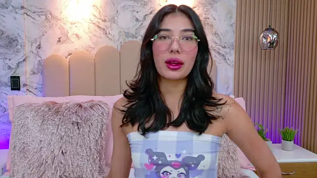 AdelineJhones online show from 03-25-26, 03:11