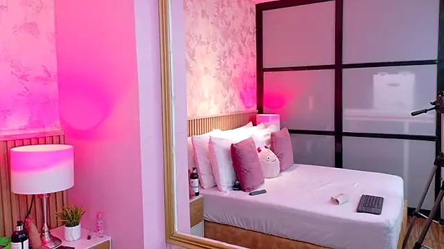 AdelineJhones online show from 01-07-26, 02:44