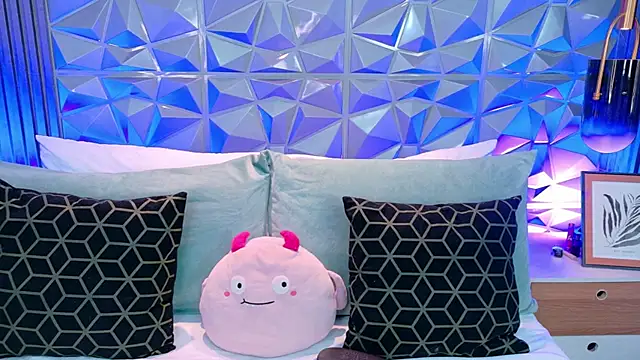 AdelineJhones online show from 04-09-26, 10:27