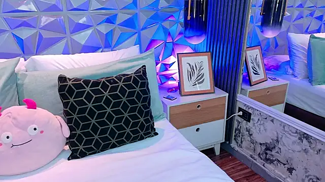 AdelineJhones online show from 04-13-26, 02:32