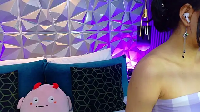 AdelineJhones online show from 06-26-26, 02:56