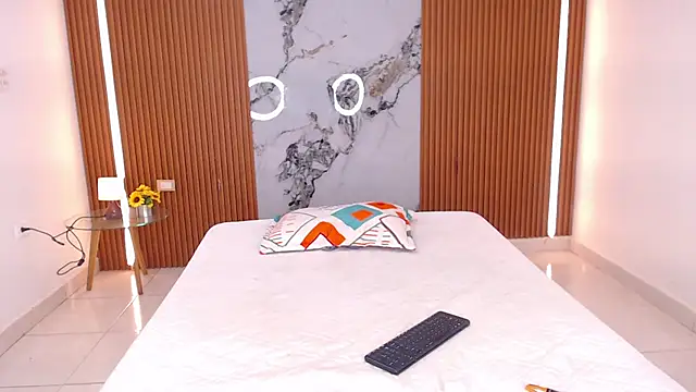 rosselyn  online show from 02-11-26, 12:49