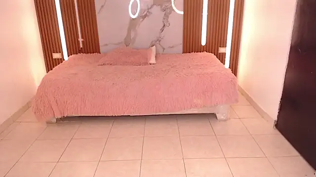 rosselyn  online show from 11-22-25, 07:35