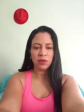 LeilaTaylor online show from 12-20-25, 02:09