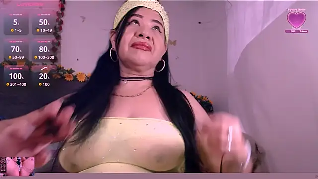 Snapshot of Soraya_hott chatting on 02-07-26, 11:51 Soraya hott online show from 02-07-26, 11:51