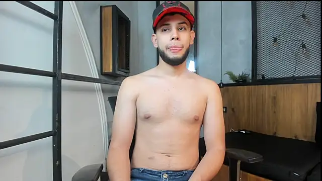 Maxcole 07 online show from 11-30-25, 07:47