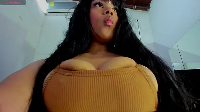 EmmadaSilva online show from 05-27-26, 07:10
