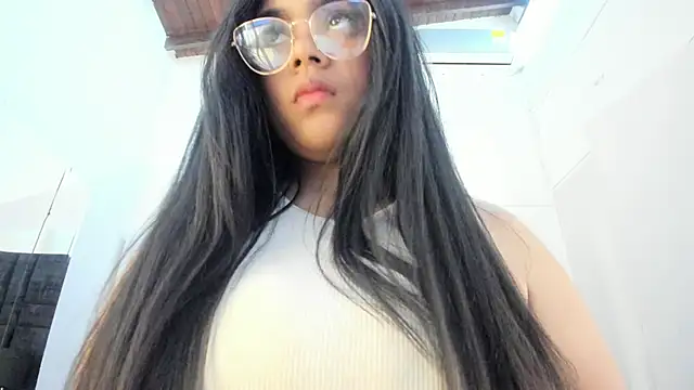 EmmadaSilva online show from 03-19-26, 04:29