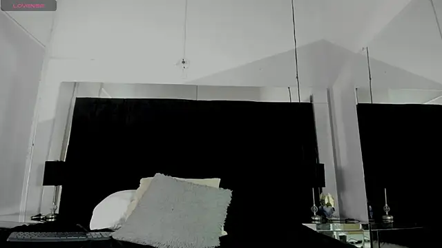 EmmadaSilva online show from 05-15-26, 07:06