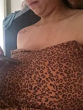 Snapshot of Bruninhadeusa chatting on 12-15-25, 10:32 Bruninhadeusa online show from 12-15-25, 10:32