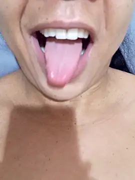 Bruninhadeusa online show from 02-10-26, 12:53