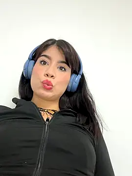 LisaMartinez34 online show from 11-04-25, 08:56