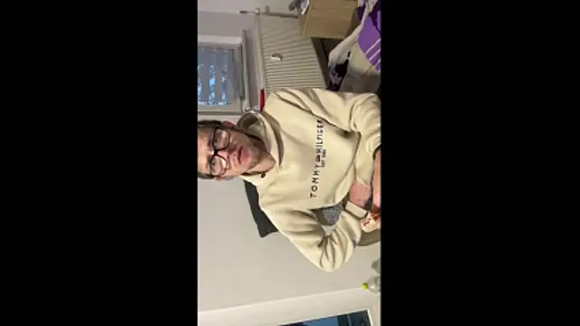StephPra94 online show from 05-09-26, 10:02