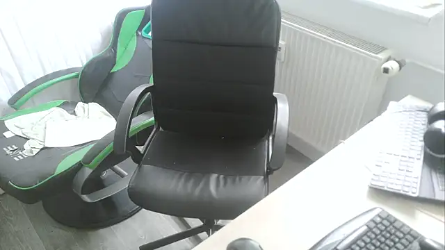 StephPra94 online show from 05-20-26, 11:29