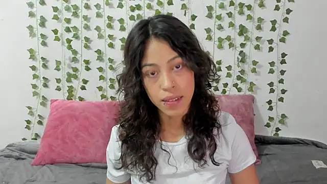 emily jonessxx online show from 01-13-26, 05:28