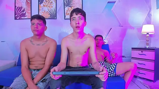 Room boys hot online show from 11-04-25, 01:20