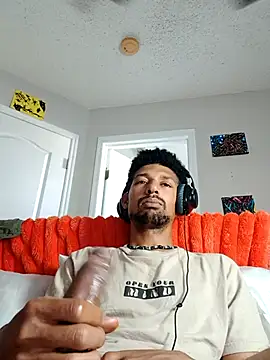 Snapshot of BigPrettyDick777 chatting on 01-10-26, 04:57 BigPrettyDick777 online show from 01-10-26, 04:57