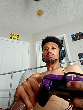 Snapshot of BigPrettyDick777 chatting on 01-11-26, 02:46 BigPrettyDick777 online show from 01-11-26, 02:46